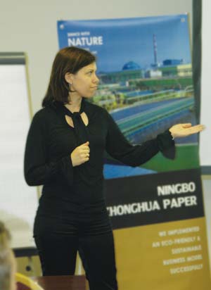 Директор московского отдела сбыта компании «Александр Браун» Елена Злодеева открывает семинар